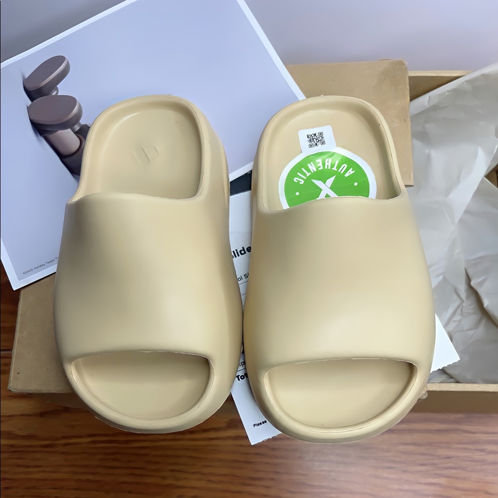 COPY - Yezzy tolder slides